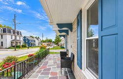 9 W PENNSYLVANIA Avenue, STEWARTSTOWN, PA 17363