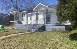 1413 Pine St, Florence, AL 35630