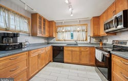 2015 RAVENWOOD ROAD, FOLCROFT, PA 19032