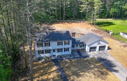 7 Lyn Court, Raymond, ME 04071