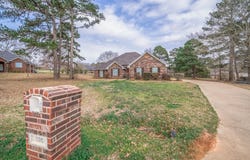 105 Cedar Ridge Rd, Longview, TX 75602