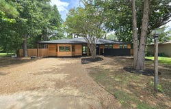 404 W Hillcrest Street, Keene, TX 76059