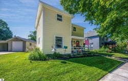 422 E PINE STREET, CADILLAC, MI 49601