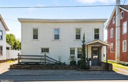 1278 READING RD, DENVER, PA 17517