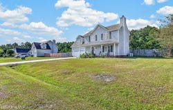 127 Hunt Drive, Hubert, NC 28539