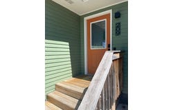209 Lakeview Ave, Chamberlain, SD 57325