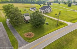 1524 Lawrenceburg Rd, Bloomfield, KY 40008