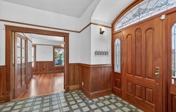 19 Gresham Street, Ashland, OR 97520