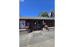 25 NE MAIN ST, Dufur, OR 97021