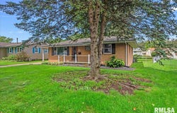 2307 E EASTVIEW Drive, Springfield, IL 62702