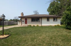 6231 Quail Avenue N, Brooklyn Center, MN 55429