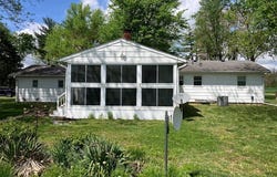 21734 Keyesport Road, Carlyle, IL 62253