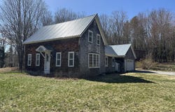 88 Hebron Road, Oxford, ME 04270