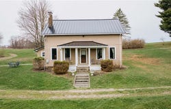7146 Crowder Road SW, Sherrodsville, OH 44675