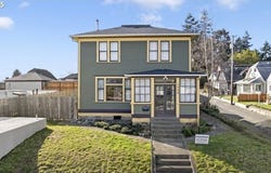 1508 UNION AVE, North Bend, OR 97459