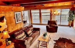 2881 Pleasant View Road, Decorah, IA 52101