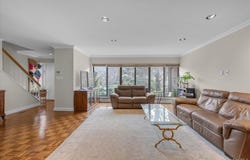 3 Oldfield, Roslyn, NY 11576