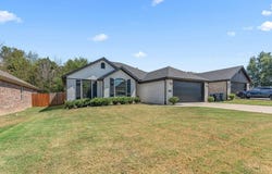 1831 S D Street, Rogers, AR 72756