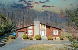 1295 Becks Crossing Road, Madison Township, PA 18444