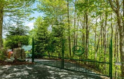 1527 Stone Mountain Road, Trade, TN 37691