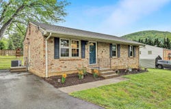52 Hillview Dr, Roanoke, VA 24019