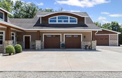 18511 224th Street, Tonganoxie, KS 66086