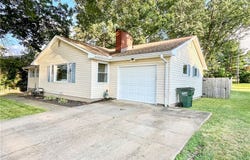 212 Beechwood Street, Louisville, OH 44641