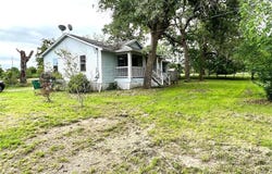 2105 W Gillis Ave, Cameron, TX 76520