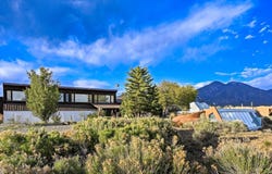 19 Wisdom Way, El Prado, NM 87529-0000