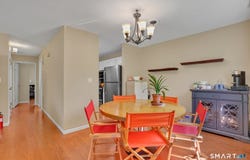 32 Whitney Lane, Glastonbury, CT 06033