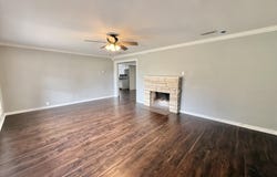 210 W Crestway St, Plainview, TX 79072