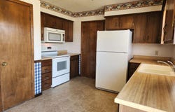 1006 E 31st Terrace, Hutchinson, KS 67502
