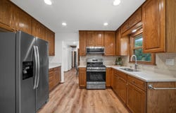 N54w14337 Vera Ln, Menomonee Falls, WI 53051