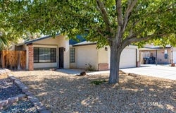 828 White Oak DR, Ridgecrest, CA 93555
