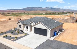 980 W ROCK VIEW Dr, Hurricane, UT 84737