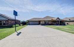 707 Meadow Lane, Bowie, TX 76230