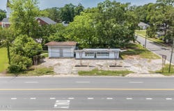 109 N Sycamore Street, Rose Hill, NC 28458