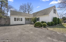 4 Winsted Drive, Howell, NJ 07731