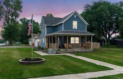 702 E Walnut Street, Chalmers, IN 47929