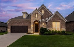 1913 Angus Drive, Little Elm, TX 75068
