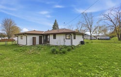5314 W Nokomis Rd, Brown Deer, WI 53223