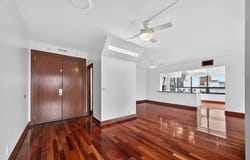 5150 Hidalgo Street, Houston, TX 77056