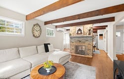 94 Marion Ave, Kinnelon Boro, NJ 07405-1910
