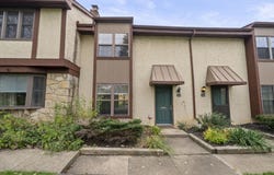 6198 Stornoway Drive S, Columbus, OH 43213