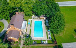 9538 Wessex Pl, Louisville, KY 40222