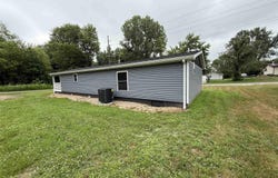 1030 E Glezen Street, Petersburg, IN 47567