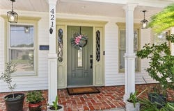 421 OAKLAWN Drive, Metairie, LA 70005