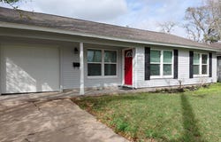 1105 MILLER, Angleton, TX 77515
