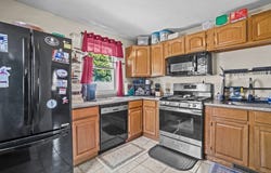 41 Riverlin St, Millbury, MA 01527