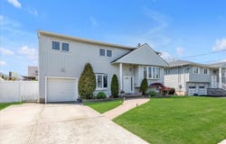 427 Wanamaker Street, Oceanside, NY 11572